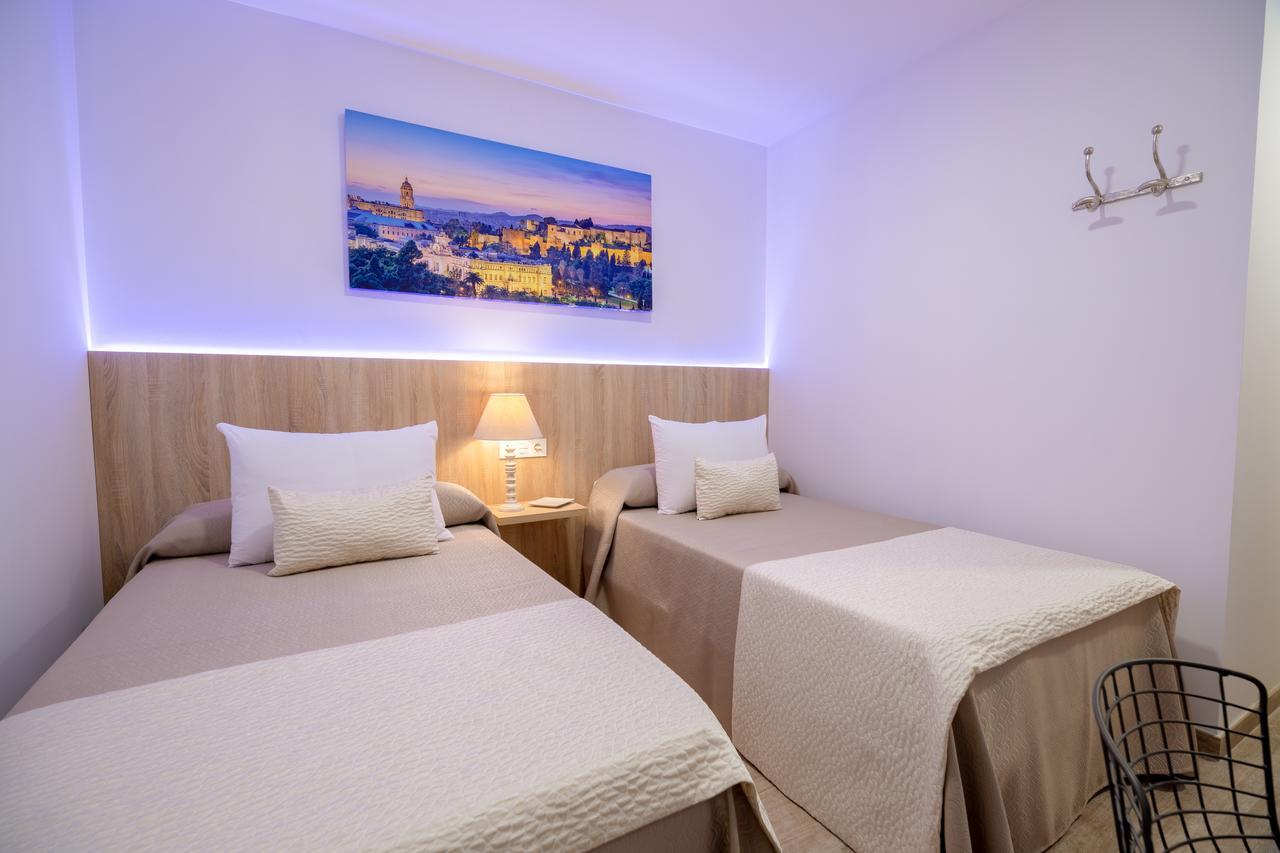 Hotel Petit Malaga Congress Esterno foto